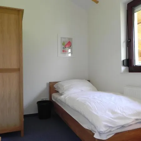 E18 Mit Garten Und Terrasse *