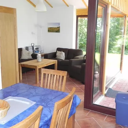 E18 Mit Garten Und Terrasse Holiday home