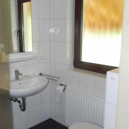 E18 Mit Garten Und Terrasse