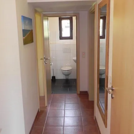 E18 Mit Garten Und Terrasse Holiday home Butjadingen